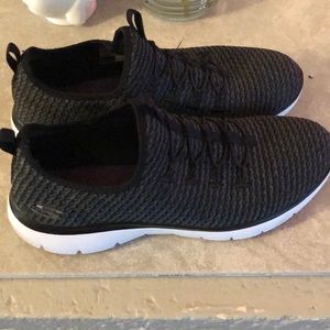 Size ten ladies sketchers